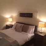 Ardmullen Townhouse X Davitt's & Restaurant בית נופש *